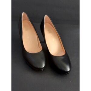 Ukies Black Pump Size 8.5  Nano Gel Classic Career essential